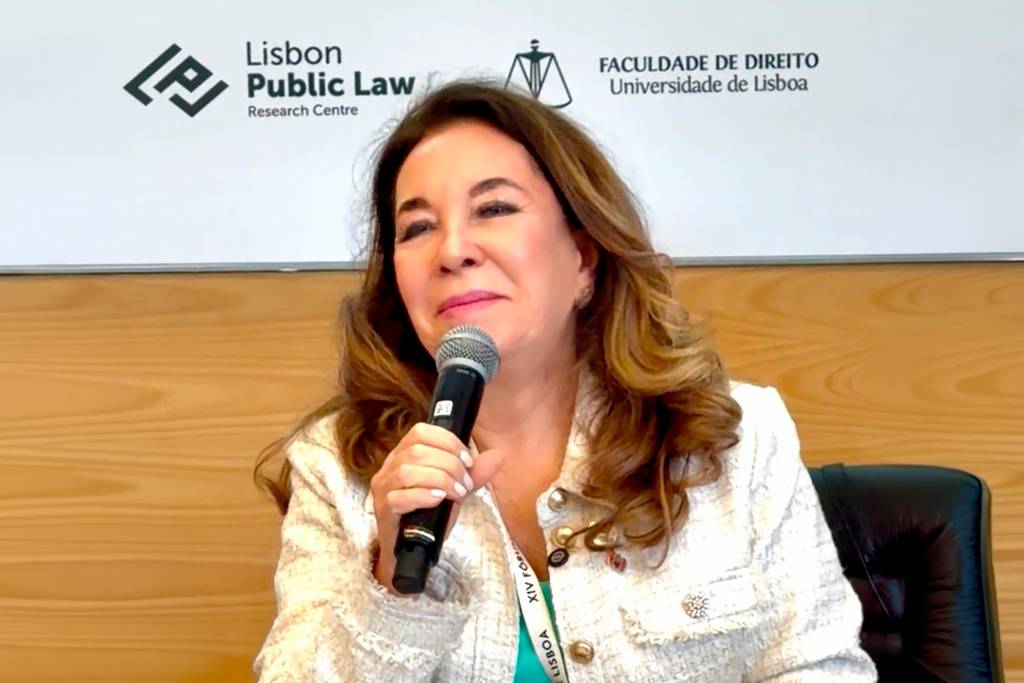 Lúcia Teixeira defende ampliação da inclusão digital no Brasil